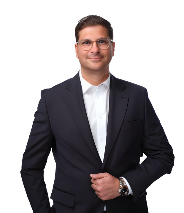 Moshé Shlomo, team leader and real estate broker at Royal LePage du Quartier